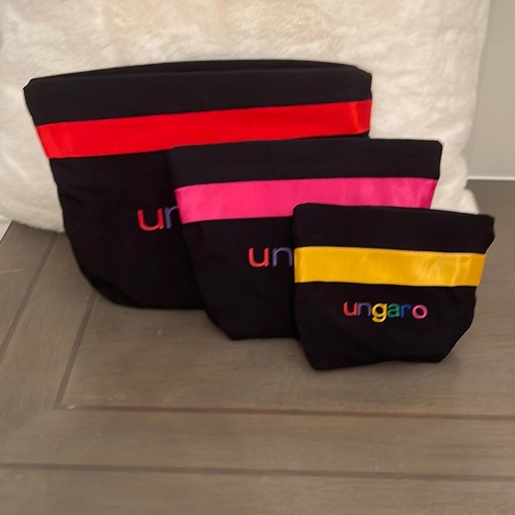 Emanuel Ungaro Paris Logo set of 3 cosmetic bags - Picture 1 of 13